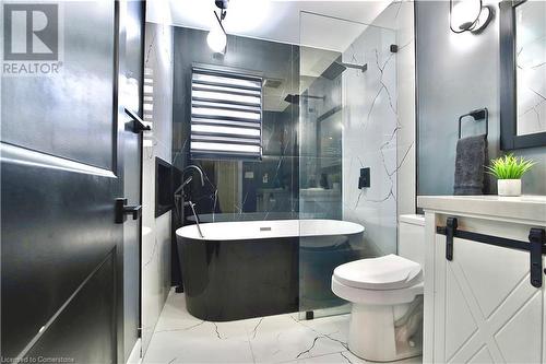 63 Brentwood Drive, Hamilton, ON - Indoor Photo Showing Bathroom