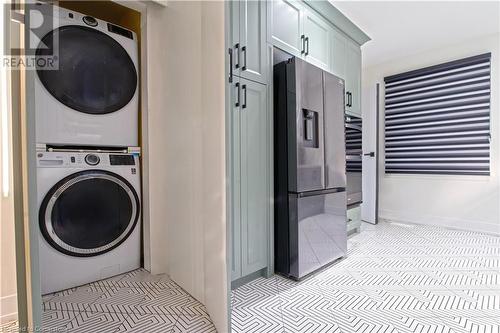 63 Brentwood Drive, Hamilton, ON - Indoor Photo Showing Laundry Room