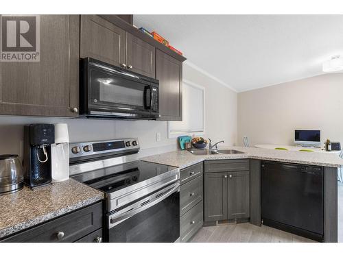 10-235 Aylmer Rd, Chase, BC - Indoor Photo Showing Kitchen With Double Sink