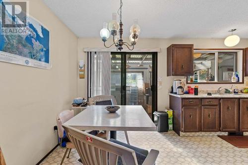 5250 Canoe Beach Drive Ne, Salmon Arm, BC - Indoor Photo Showing Dining Room