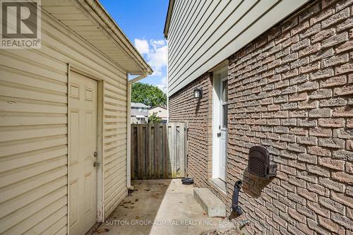 29 Roman Crescent, Brantford, ON - Outdoor