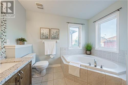 4264 Vivaldi Road E, Burlington, ON - Indoor Photo Showing Bathroom