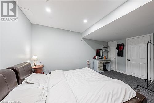 4264 Vivaldi Road E, Burlington, ON - Indoor Photo Showing Bedroom