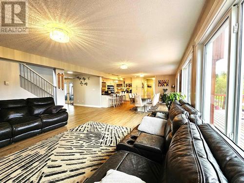 6585 Frenkel Road, Prince George, BC - Indoor Photo Showing Living Room