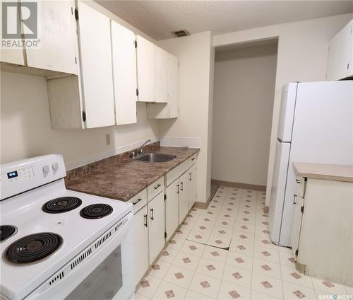 42 19 Centennial Street, Regina, SK - Indoor Photo Showing Kitchen