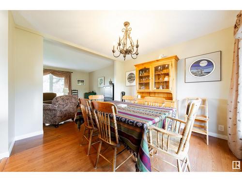 15006 Rio Terrace Dr Nw, Edmonton, AB - Indoor Photo Showing Dining Room