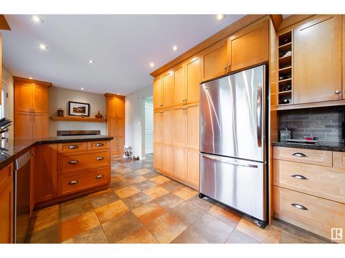 15006 Rio Terrace Dr Nw, Edmonton, AB - Indoor Photo Showing Kitchen