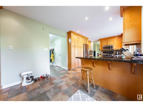 15006 Rio Terrace Dr Nw, Edmonton, AB - Indoor Photo Showing Kitchen