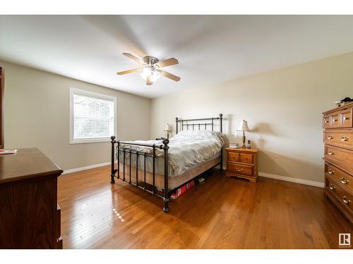 15006 Rio Terrace Dr Nw, Edmonton, AB - Indoor Photo Showing Bedroom