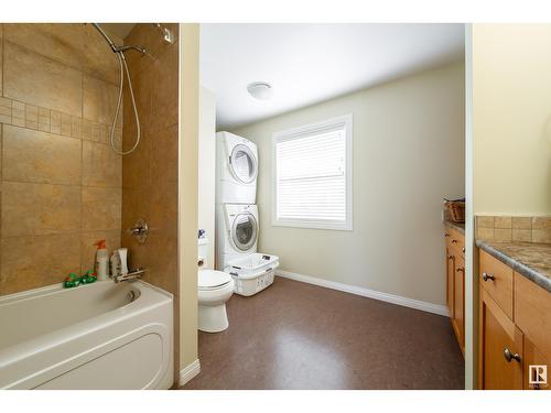 15006 Rio Terrace Dr Nw, Edmonton, AB - Indoor Photo Showing Bathroom