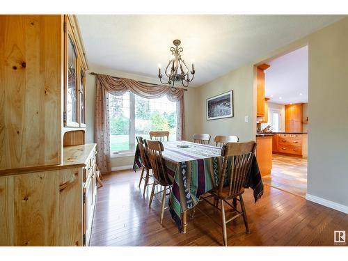 15006 Rio Terrace Dr Nw, Edmonton, AB - Indoor Photo Showing Dining Room