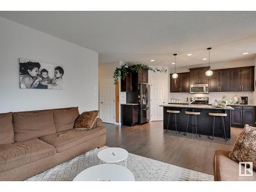 7819 173 Av Nw, Edmonton, AB - Indoor Photo Showing Living Room