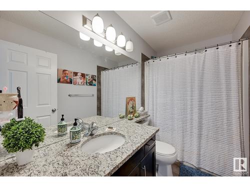 7819 173 Av Nw, Edmonton, AB - Indoor Photo Showing Bathroom