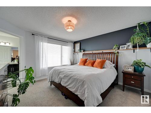 7819 173 Av Nw, Edmonton, AB - Indoor Photo Showing Bedroom