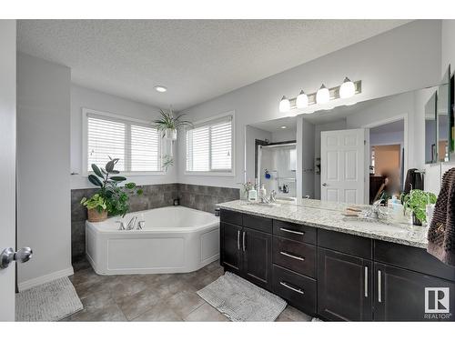 7819 173 Av Nw, Edmonton, AB - Indoor Photo Showing Bathroom