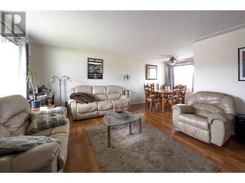 3524 Scott Road Lot# 1, Kelowna, BC - Indoor Photo Showing Living Room