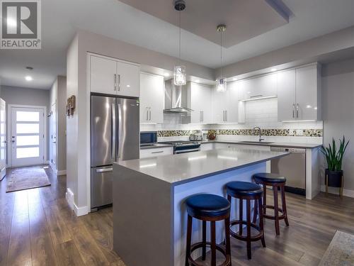 522 Edmonton Avenue Unit# 104, Penticton, BC - Indoor Photo Showing Kitchen With Stainless Steel Kitchen With Upgraded Kitchen