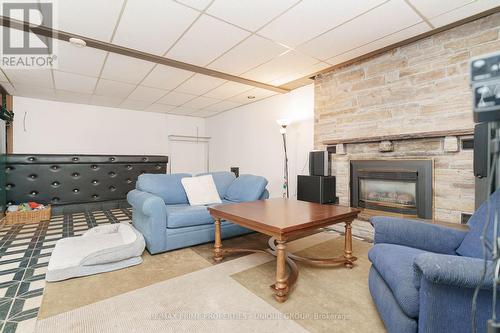 32 King Richard Court, Markham, ON - Indoor Photo Showing Living Room With Fireplace