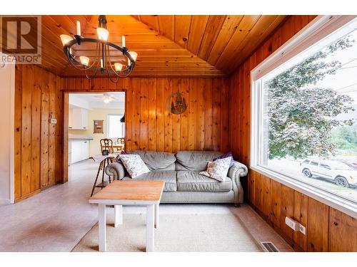 504 Seventh  Street, Nelson, BC - Indoor Photo Showing Living Room