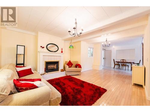 504 Seventh  Street, Nelson, BC - Indoor Photo Showing Living Room With Fireplace