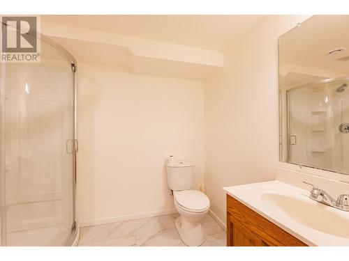 504 Seventh  Street, Nelson, BC - Indoor Photo Showing Bathroom