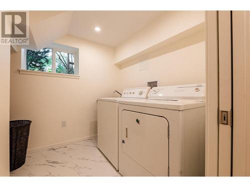 504 Seventh  Street, Nelson, BC - Indoor Photo Showing Laundry Room