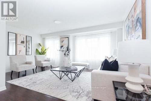 25 Ashen Tree Lane, Brampton, ON - Indoor Photo Showing Living Room