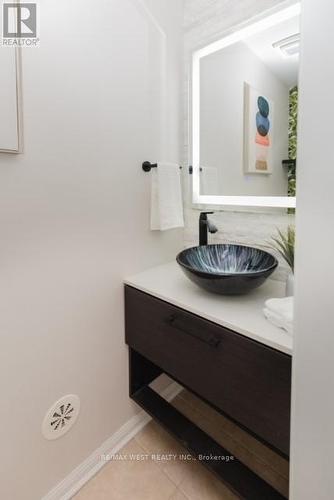 25 Ashen Tree Lane, Brampton, ON - Indoor Photo Showing Bathroom