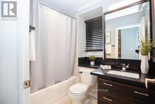 25 Ashen Tree Lane, Brampton, ON - Indoor Photo Showing Bathroom