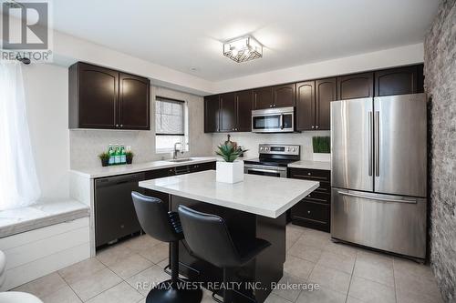 25 Ashen Tree Lane, Brampton, ON - Indoor Photo Showing Kitchen With Stainless Steel Kitchen