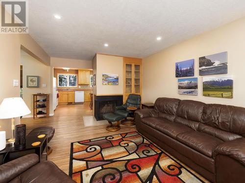 378 Mcpherson Place, Prince George, BC - Indoor Photo Showing Living Room