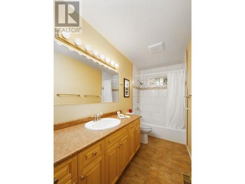 378 Mcpherson Place, Prince George, BC - Indoor Photo Showing Bathroom