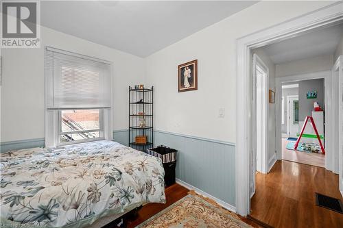 271 Carlisle Road, Hamilton, ON - Indoor Photo Showing Bedroom