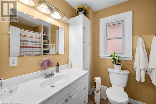 271 Carlisle Road, Hamilton, ON - Indoor Photo Showing Bathroom