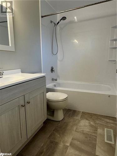 25 Chaucer Crescent, Barrie, ON - Indoor Photo Showing Bathroom