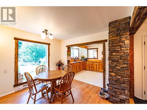 9848 6 Highway, Salmo, BC - Indoor Photo Showing Dining Room