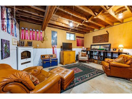 9848 6 Highway, Salmo, BC - Indoor With Fireplace