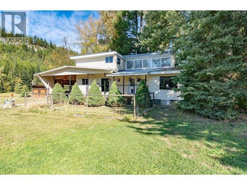 9848 6 Highway, Salmo, BC - Outdoor