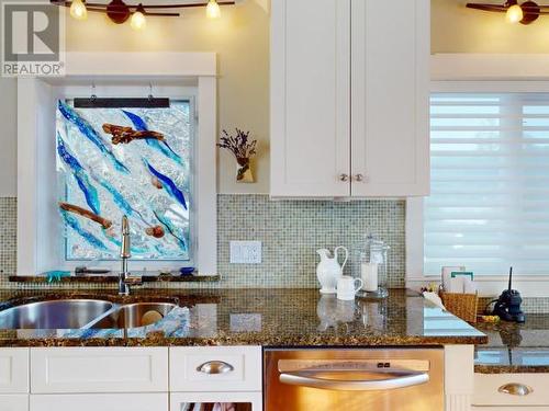 4810 Sanderson Road, Texada Island, BC - Indoor Photo Showing Kitchen With Double Sink