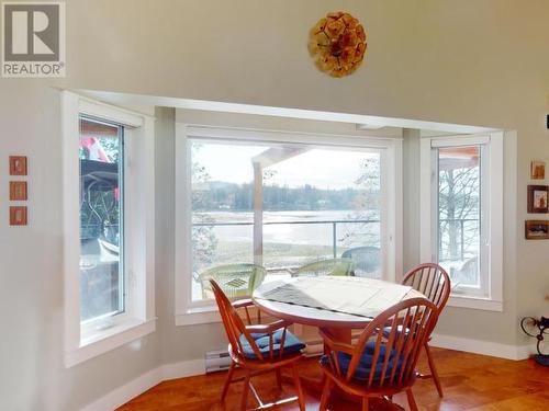 4810 Sanderson Road, Texada Island, BC - Indoor Photo Showing Dining Room