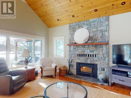 4810 Sanderson Road, Texada Island, BC - Indoor Photo Showing Living Room With Fireplace