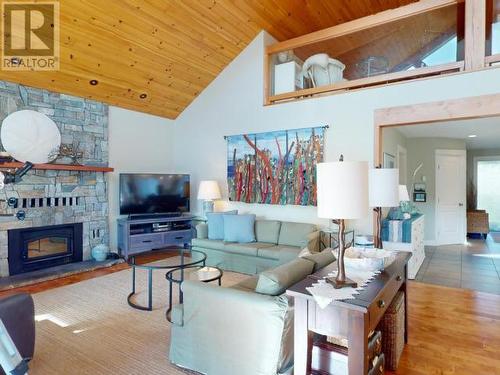 4810 Sanderson Road, Texada Island, BC - Indoor Photo Showing Living Room With Fireplace