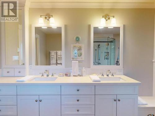 4810 Sanderson Road, Texada Island, BC - Indoor Photo Showing Bathroom