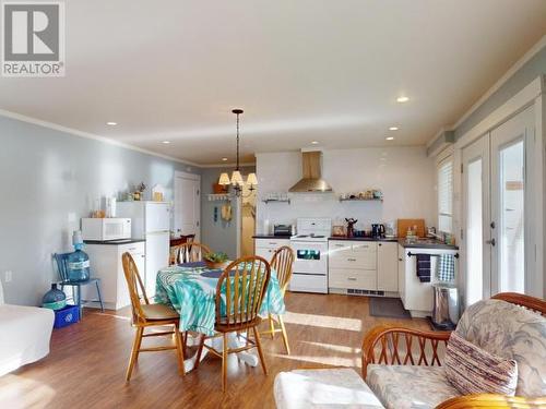 4810 Sanderson Road, Texada Island, BC - Indoor Photo Showing Dining Room