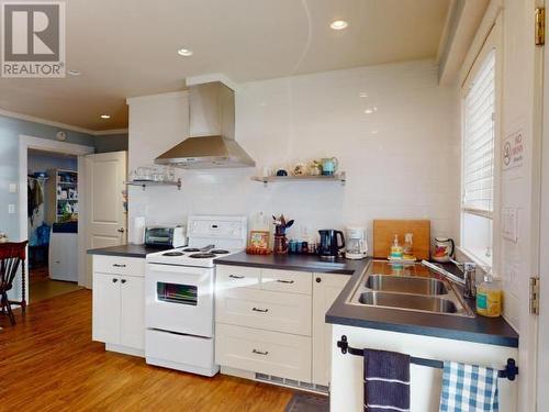 4810 Sanderson Road, Texada Island, BC - Indoor Photo Showing Kitchen With Double Sink