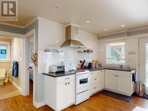 4810 Sanderson Road, Texada Island, BC - Indoor Photo Showing Kitchen With Double Sink