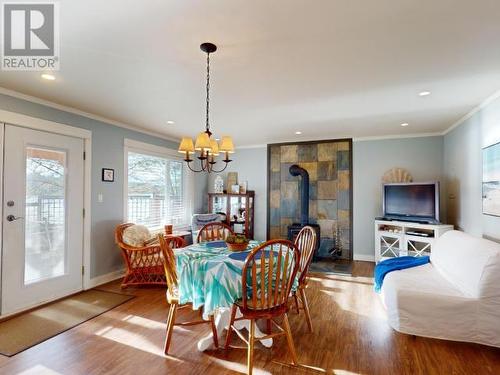 4810 Sanderson Road, Texada Island, BC - Indoor Photo Showing Dining Room