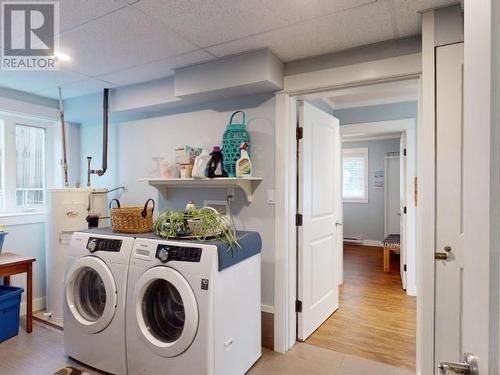 4810 Sanderson Road, Texada Island, BC - Indoor Photo Showing Laundry Room