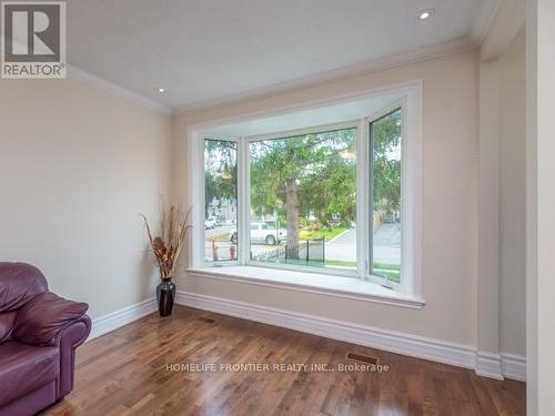 229 Neal Drive, Richmond Hill, ON - Indoor Photo Showing Other Room