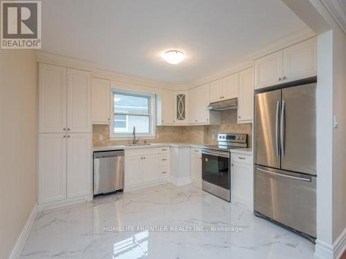 229 Neal Drive, Richmond Hill, ON - Indoor Photo Showing Kitchen